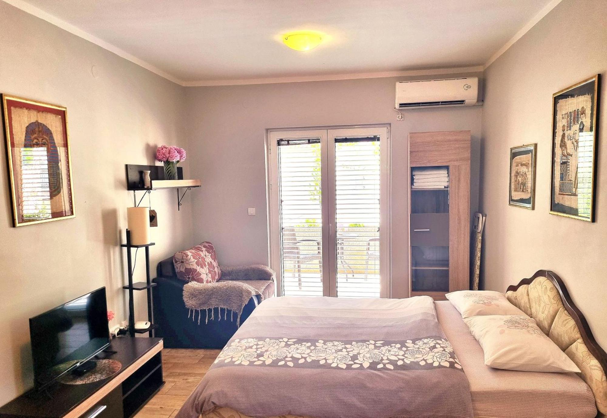 Krstos Place