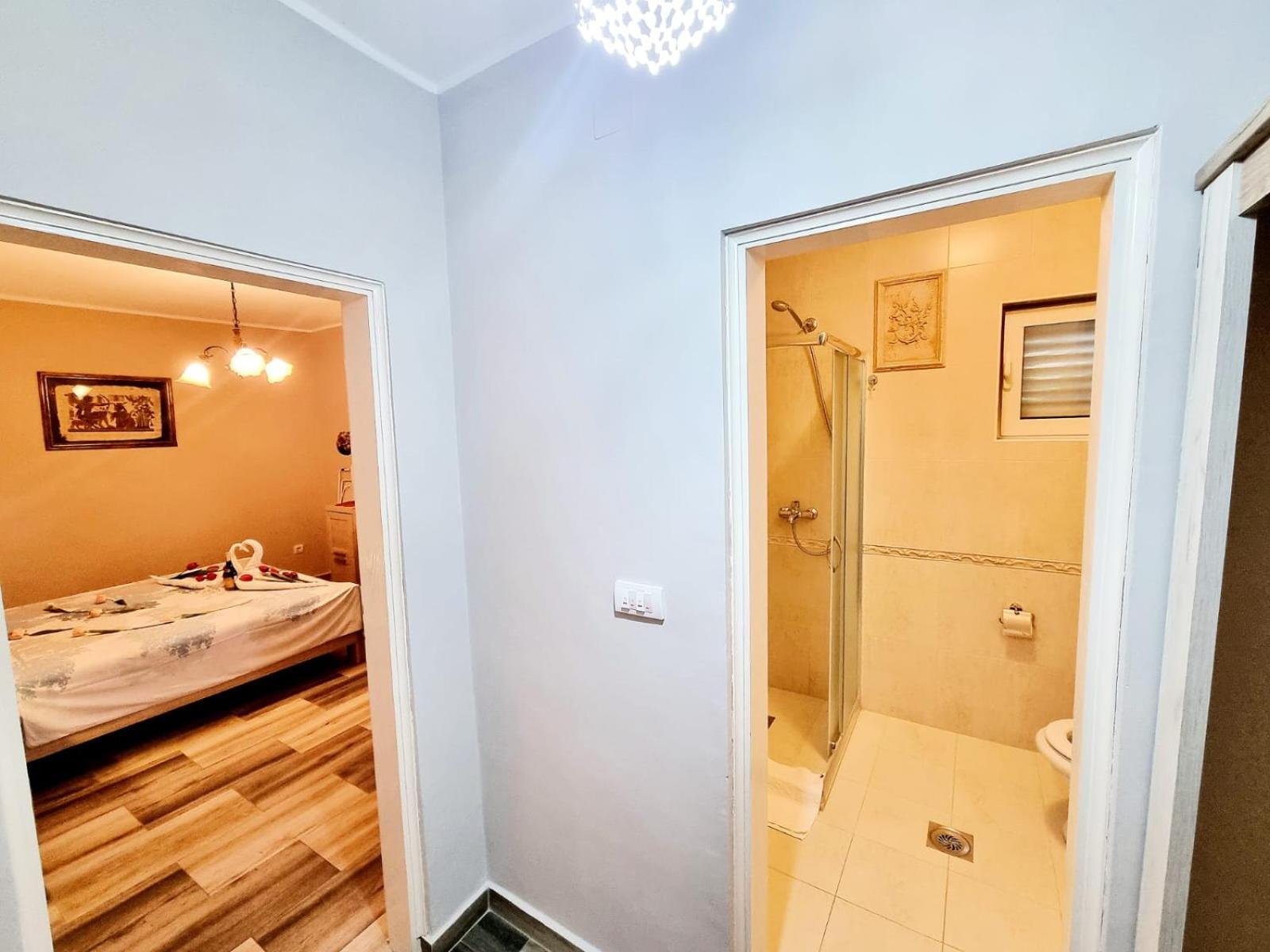 Krstos Place * Kotor